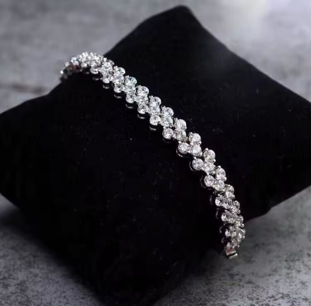 Radiant Love: Women's Fashion Sterling Silver Heart Crystal Bracelet