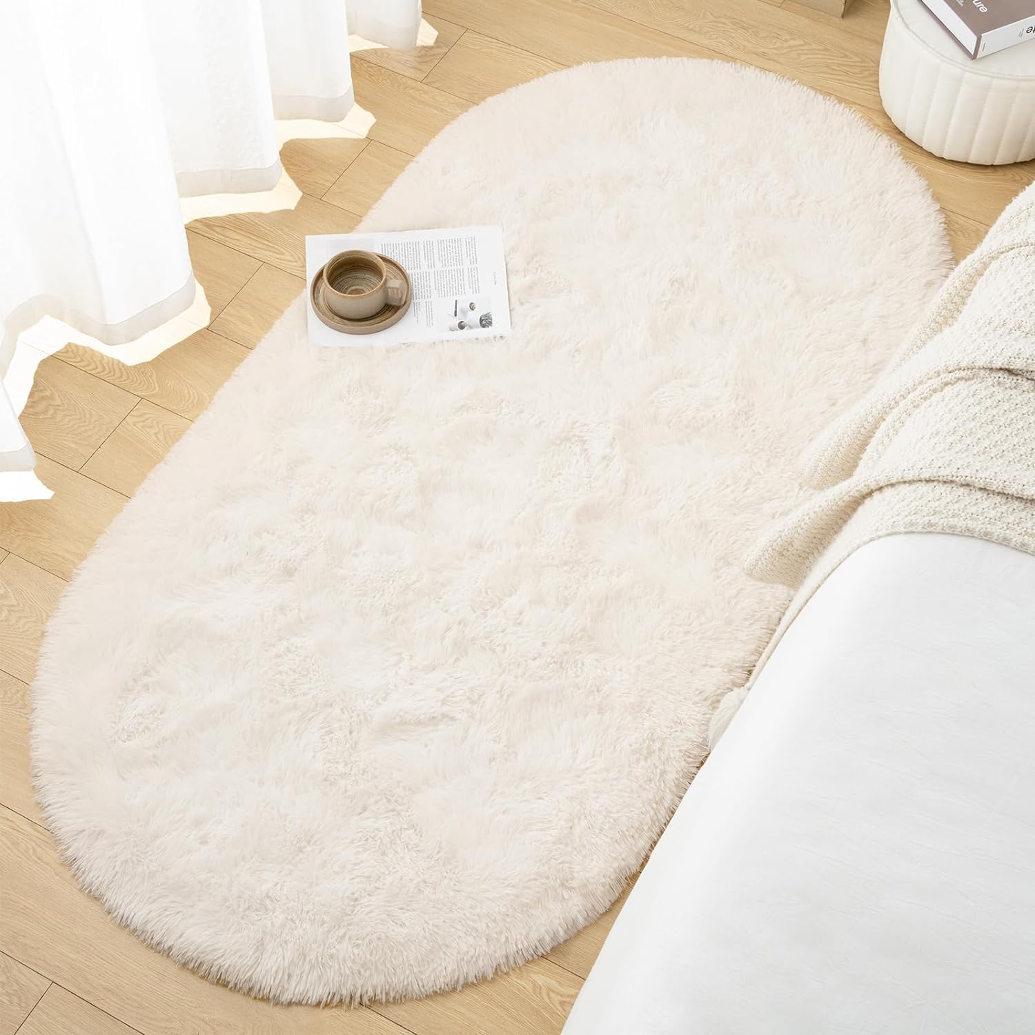 Fluffy Cream Bedroom Rug – 2.6x5.2 Ft Oval Shaggy Bedside Carpet