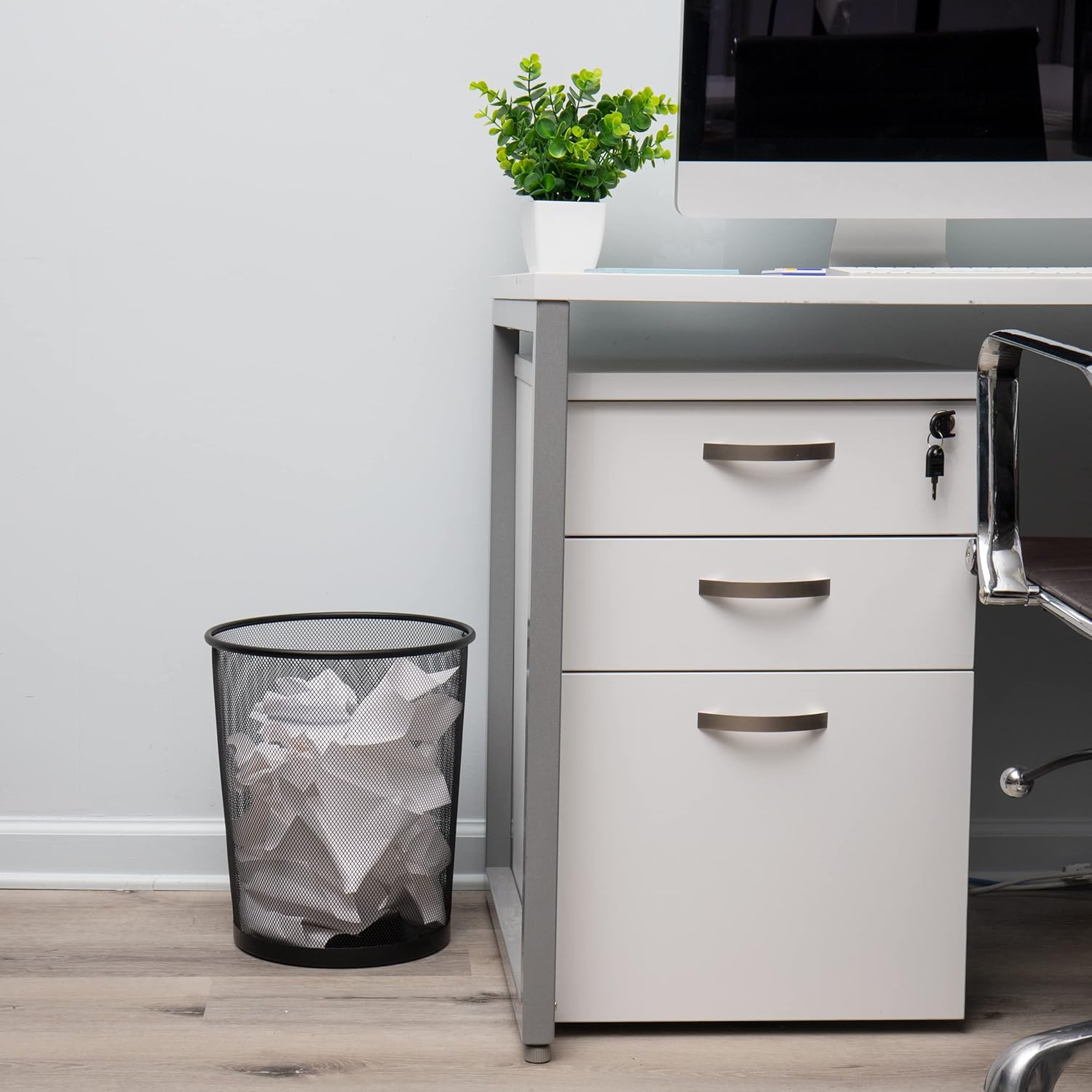 Mind Reader Trash Can, 16.65L Waste Paper Basket Round Metal Mesh