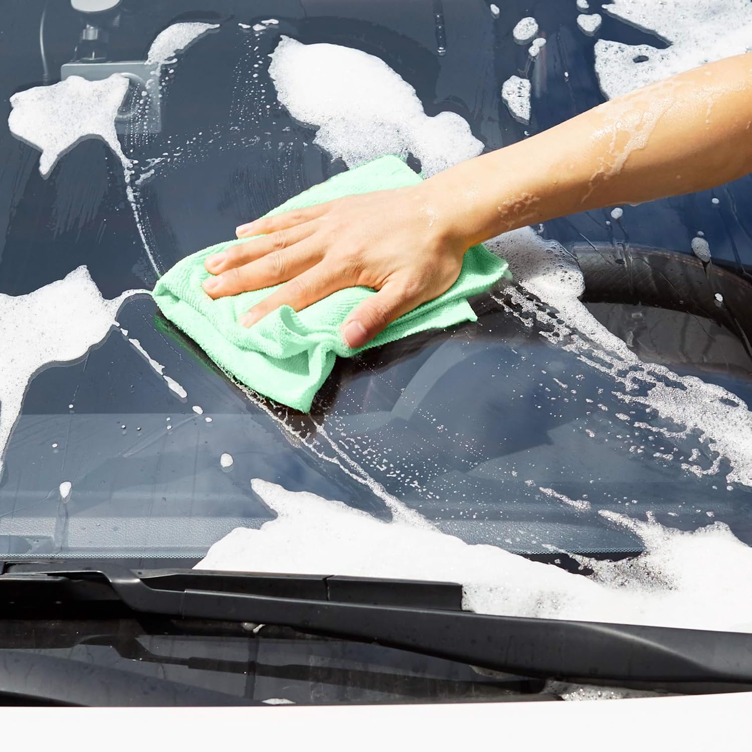 Microfiber Cleaning Cloths – Streak, Lint, and Scratch-Free for Cars