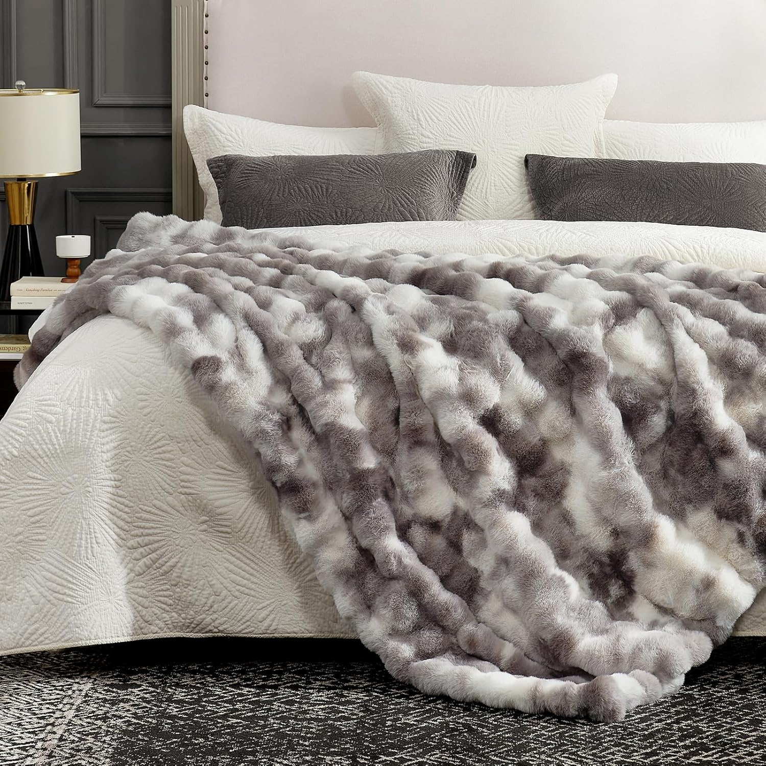 Faux Fur Throw Blanket for Couch, Fuzzy Soft Plush Thick Bubble Blanket